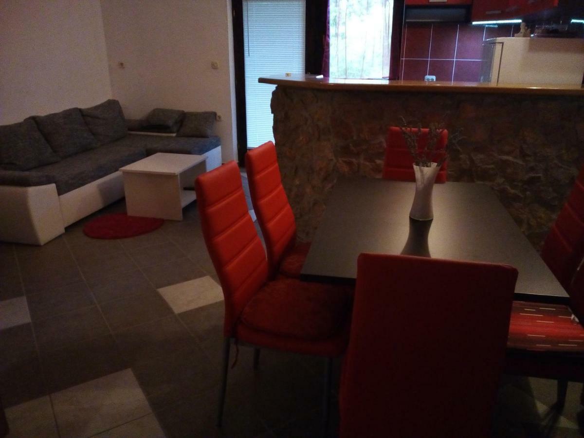 Studio Apartman Hrast Seline Eksteriør billede
