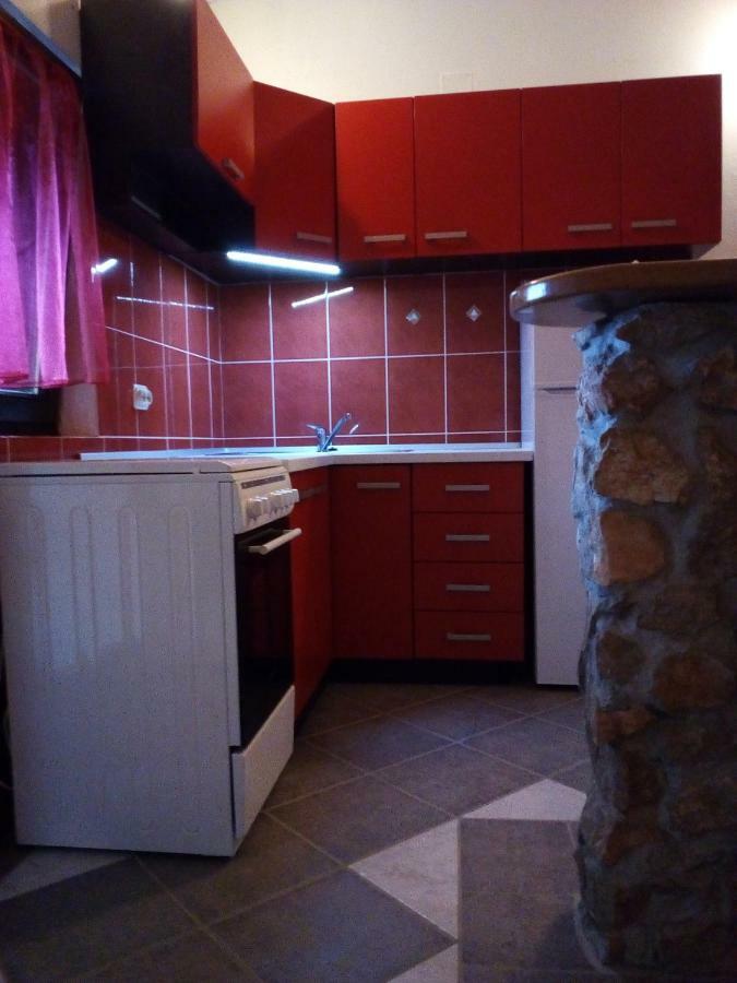 Studio Apartman Hrast Seline Eksteriør billede