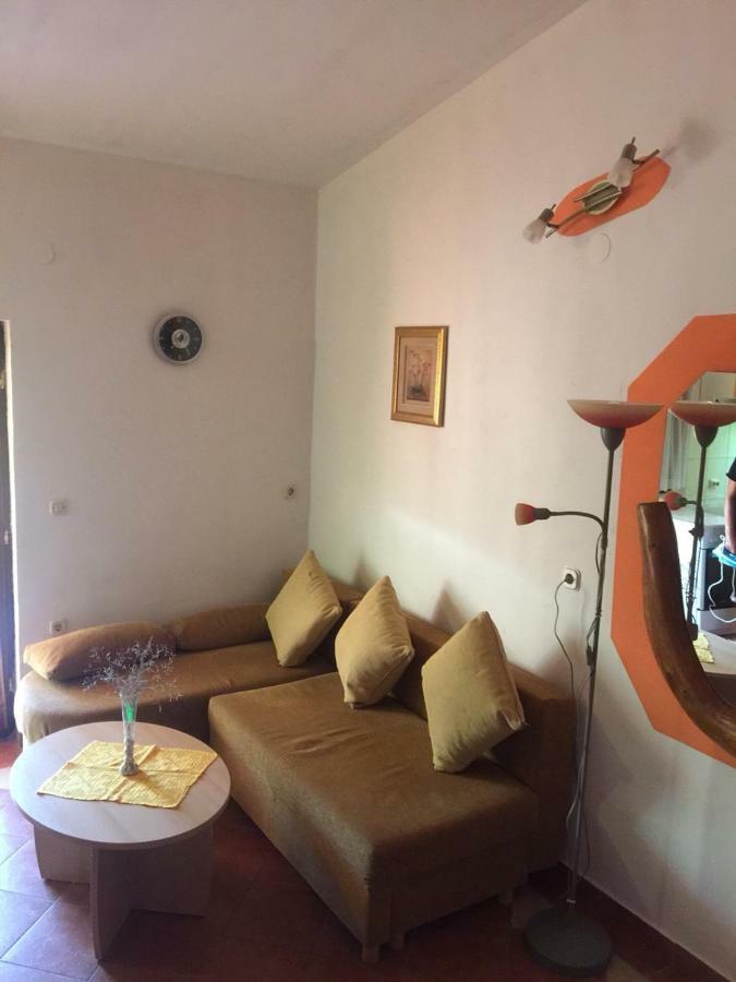 Studio Apartman Hrast Seline Eksteriør billede